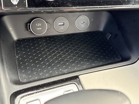 Used 2024 Genesis G70 2.5T image 21