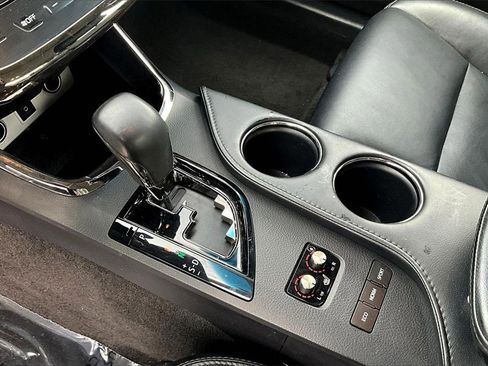 Used 2015 Toyota Avalon XLE image 13