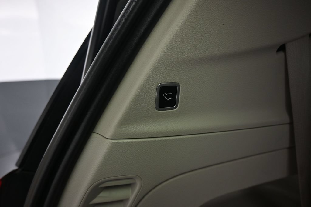 Used 2024 Chrysler Pacifica Touring-L FWD image 62