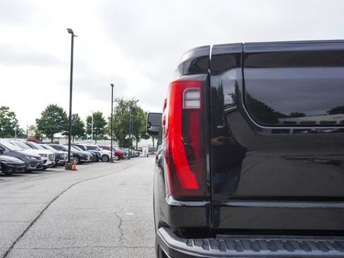 Used 2024 GMC Sierra 3500 Denali AWD/4WD image 37