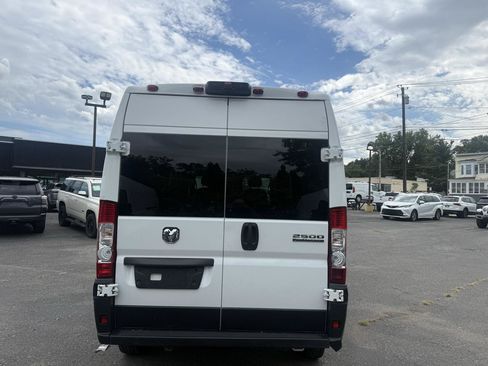 Used 2023 RAM ProMaster 2500 FWD image 5