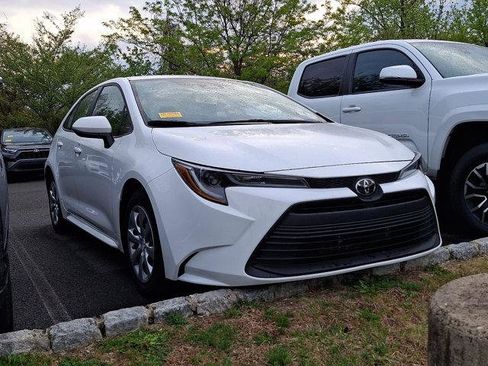 Certified 2023 Toyota Corolla LE FWD image 1