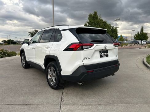 Used 2025 Toyota RAV4 XLE AWD/4WD image 5