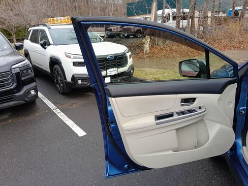 Used 2015 Subaru Crosstrek 2.0i Premium w/ Moonroof Package image 11