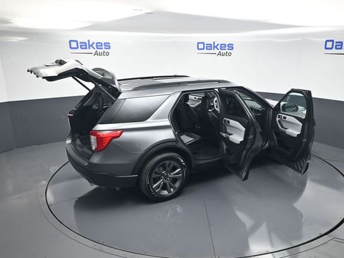 Used 2023 Ford Explorer XLT w/ Equipment Group 202A AWD/4WD image 61