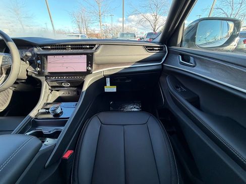 New 2026 Jeep Grand Cherokee Limited w/ Limited Altitude Package image 13
