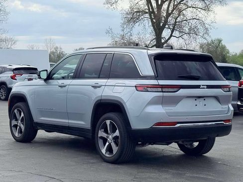 Used 2024 Jeep Grand Cherokee Limited AWD/4WD image 9