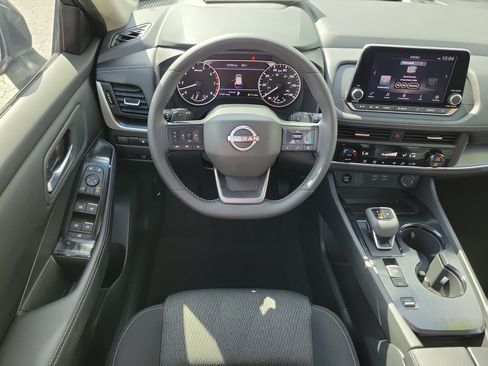 Certified 2026 Nissan Rogue SV FWD image 15