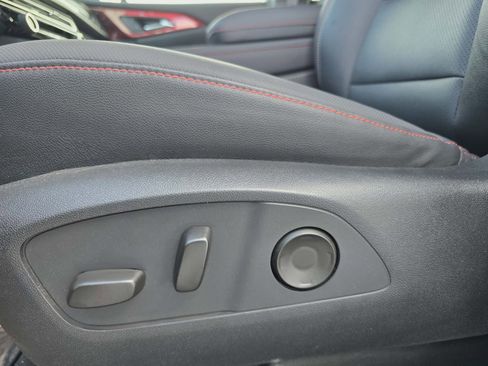 Used 2024 Chevrolet Traverse Z71 image 11