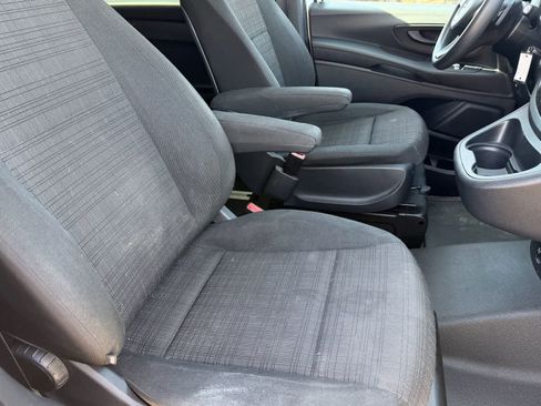 Used 2016 Mercedes-Benz Metris Passenger image 11