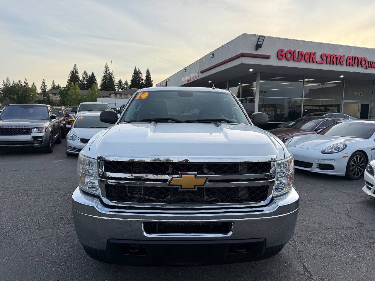 Used 2014 Chevrolet Silverado 2500 LT AWD/4WD image 2