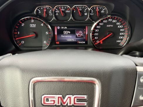 Used 2015 GMC Sierra 1500 SLT w/ SLT Crew Cab Value Package image 29