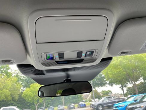 Used 2025 Ford Explorer Active RWD image 16
