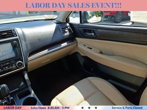Used 2018 Subaru Outback 2.5i Limited AWD/4WD image 16
