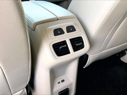Used 2023 Buick Envision Avenir FWD image 24