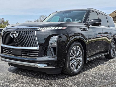 New 2026 INFINITI QX80 Luxe image 3