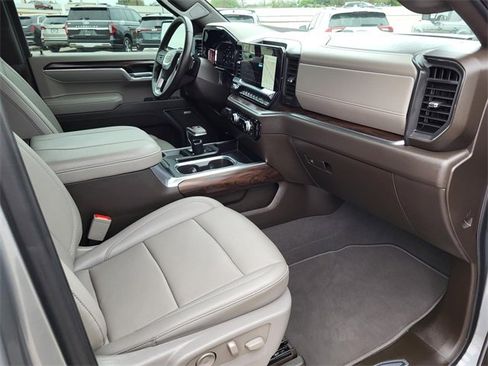 Used 2025 GMC Sierra 1500 SLT w/ SLT Convenience Package image 20