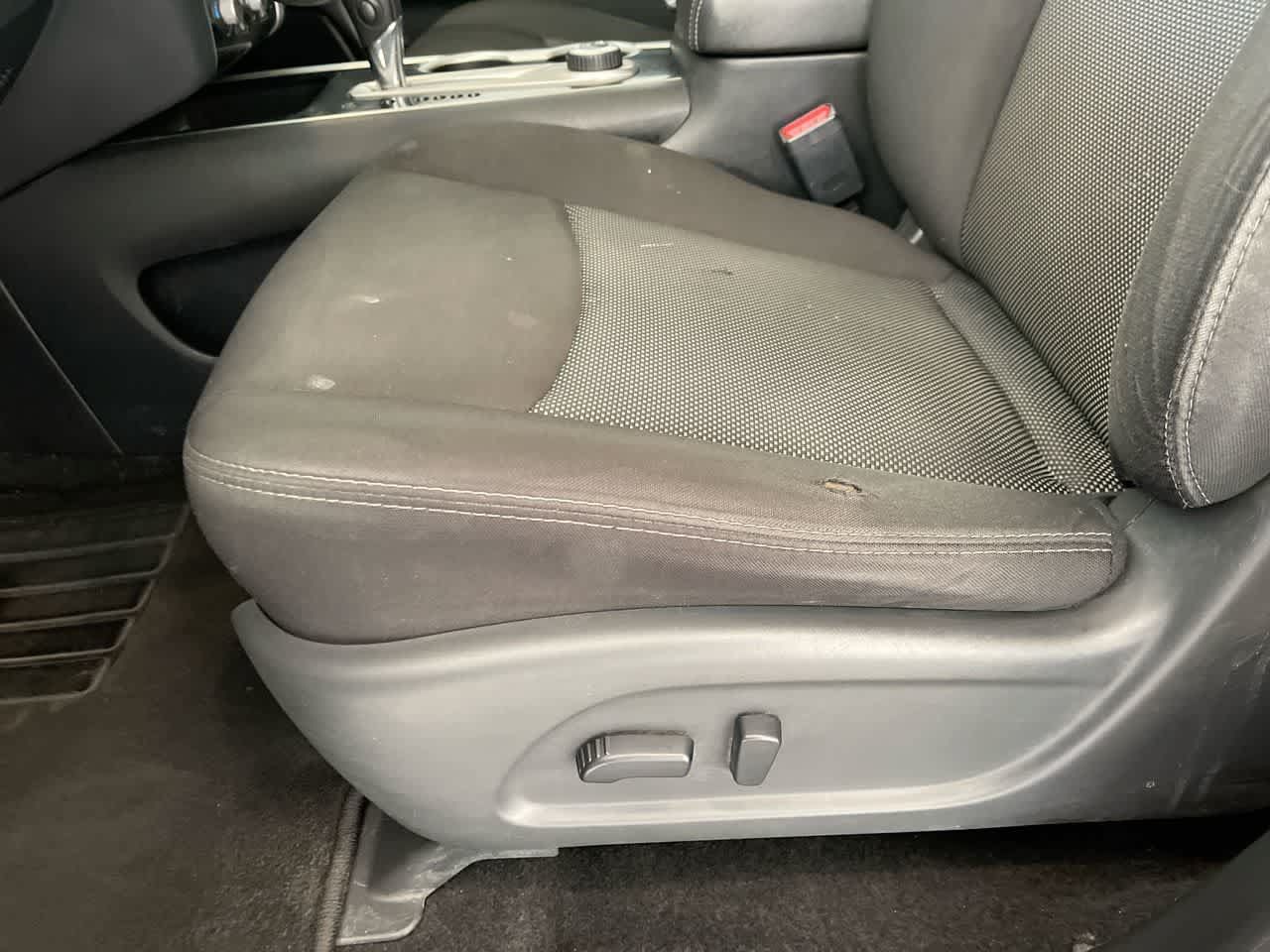 Used 2020 Nissan Pathfinder SV AWD/4WD image 12