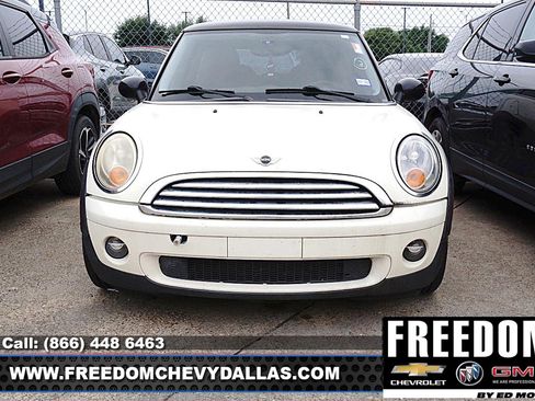 Used 2009 MINI Cooper Hardtop FWD image 2
