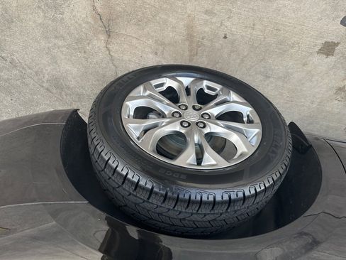 Used 2019 Buick Enclave Avenir w/ Avenir Technology Package image 32