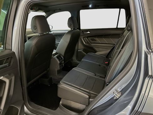 Used 2022 Volkswagen Tiguan SEL R-Line AWD/4WD image 30