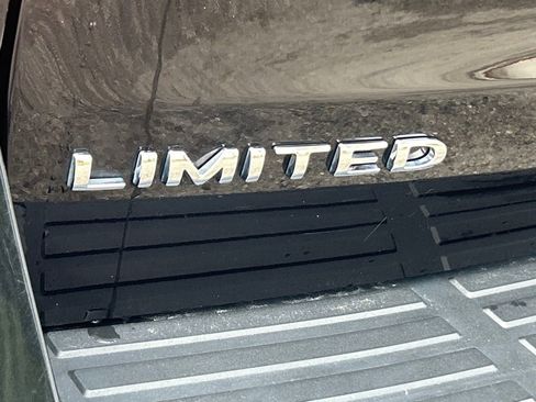 Used 2024 Ford Expedition Limited image 21