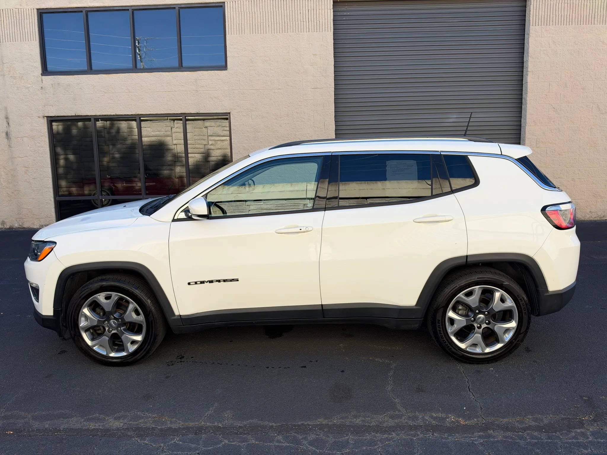 Used 2020 Jeep Compass Limited FWD image 2