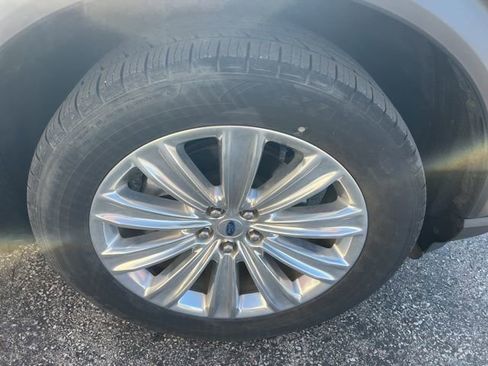 Used 2020 Ford Explorer Limited w/ Class III Trailer Tow Package image 25