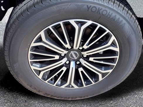 New 2025 Nissan Armada SL w/ Captain's Chari Seat Package image 6