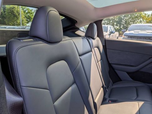 Used 2023 Tesla Model Y Long Range AWD/4WD image 32