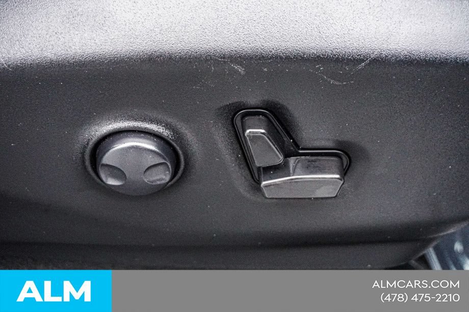 Used 2025 Chrysler Pacifica Limited FWD image 56