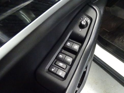 Certified 2023 Jeep Grand Cherokee Trailhawk w/ Advanced Protech Group II AWD/4WD image 10