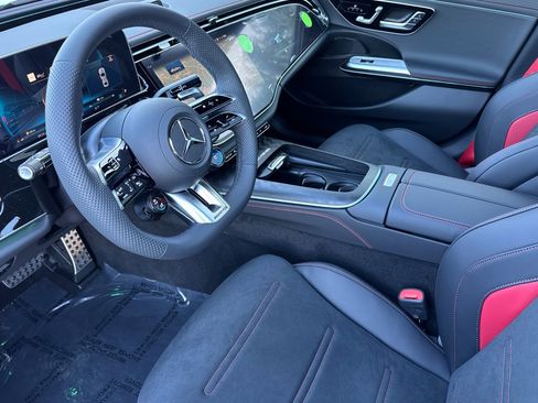 New 2026 Mercedes-Benz E 53 AMG e 4MATIC Sedan image 10