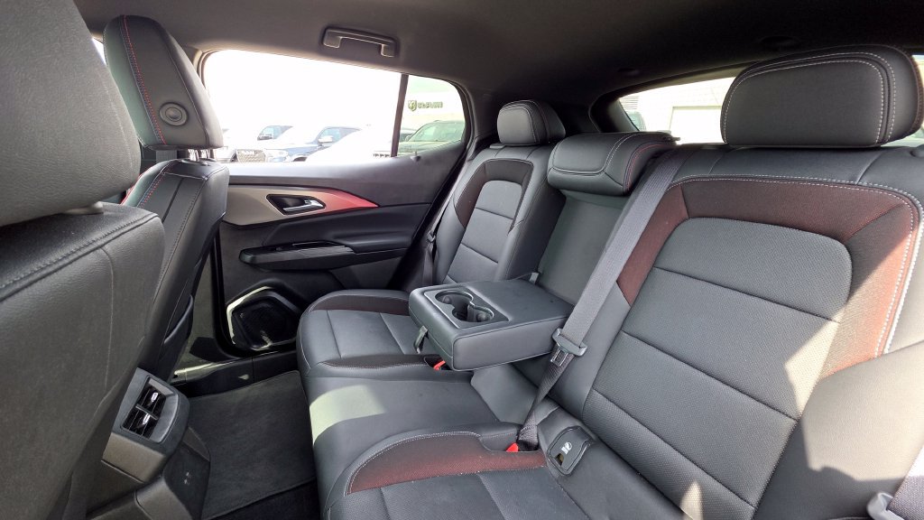 Used 2024 Chevrolet Equinox EV RS FWD image 18
