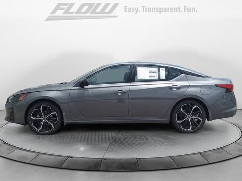 New 2025 Nissan Altima 2.5 SR image 4