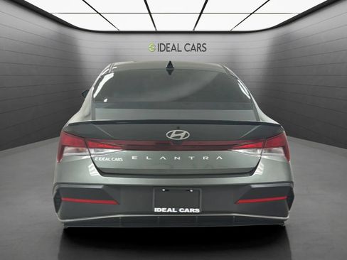 Used 2025 Hyundai Elantra Sport FWD image 6