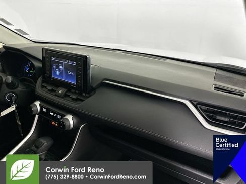 Used 2020 Toyota RAV4 LE w/ All Weather Liner Package AWD/4WD image 31