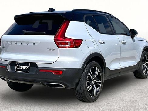 Used 2020 Volvo XC40 T5 R-Design AWD/4WD image 2