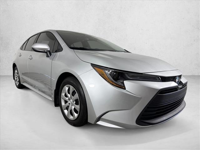 Used 2025 Toyota Corolla LE FWD image 1