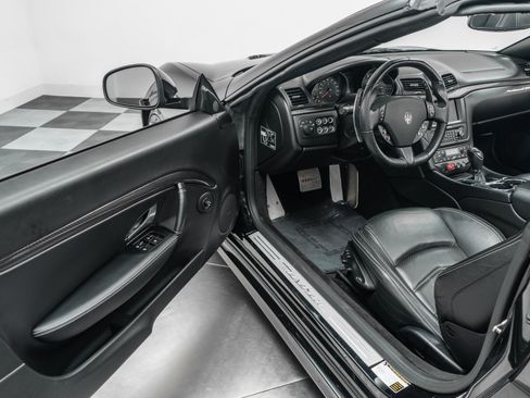 Used 2014 Maserati GranTurismo Convertible RWD image 23
