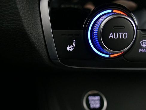 Certified 2025 Audi Q3 2.0T Premium Plus w/ Premium Plus Package image 21