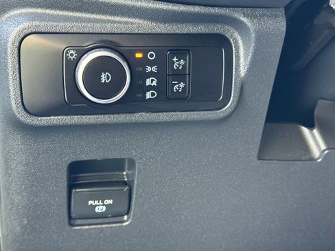 Used 2025 Ford Bronco Outer Banks image 32