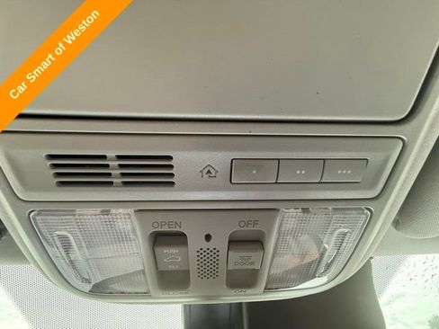 Used 2017 Honda Pilot Touring image 21