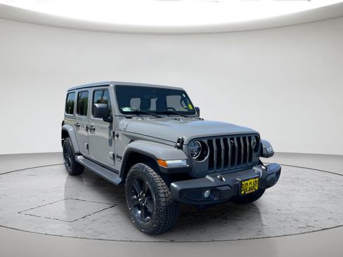 Used 2022 Jeep Wrangler Unlimited Sahara AWD/4WD image 1