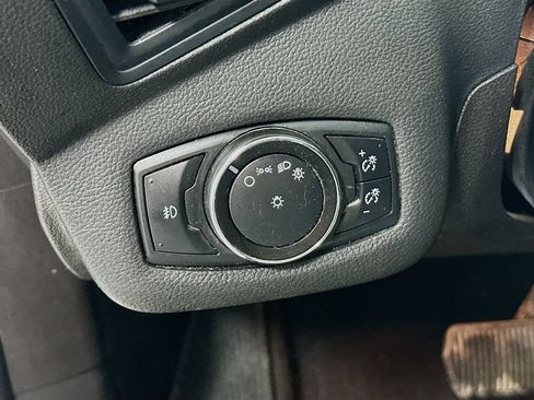 Used 2015 Ford Escape SE AWD/4WD image 13