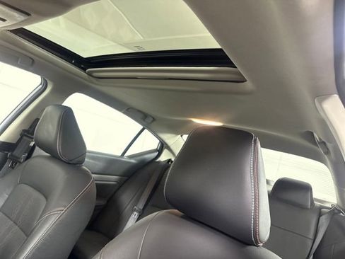 Certified 2025 Nissan Altima 2.5 SR w/ SR Premium Package image 12