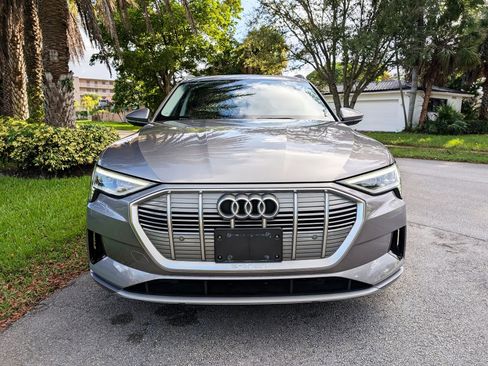 Used 2021 Audi e-tron Premium w/ Towing Package image 19