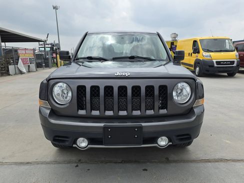 Used 2017 Jeep Patriot High Altitude AWD/4WD image 5