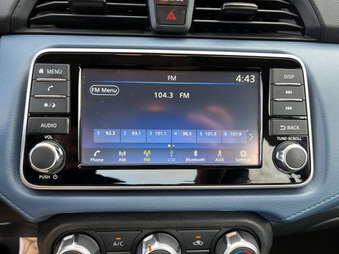 Used 2025 Nissan Versa SV FWD image 20
