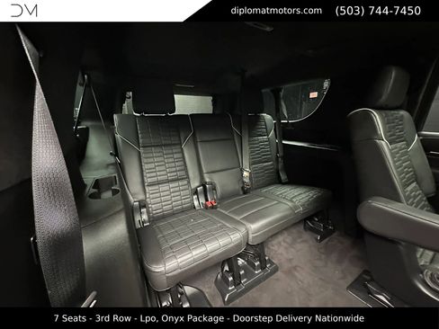 Used 2023 Cadillac Escalade ESV Sport Platinum w/ LPO, ONYX Package AWD/4WD image 23